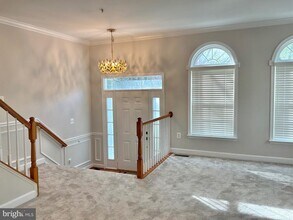 300 Garden View Square in Rockville, MD - Building Photo - Building Photo