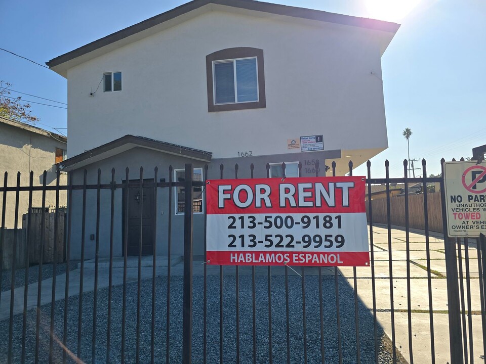 1658 E 60th St-Unit -60(1662F) in Los Angeles, CA - Building Photo