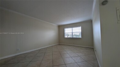 8 SE 19th Ave in Pompano Beach, FL - Building Photo - Building Photo