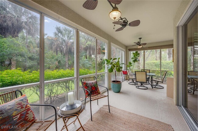 1786 Tarpon Bay Dr S in Naples, FL - Foto de edificio - Building Photo