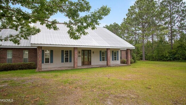 15321 Joe Batt Rd in Vancleave, MS - Building Photo - Building Photo