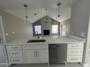 2433 Alan Duncan Ln in El Paso, TX - Building Photo - Building Photo