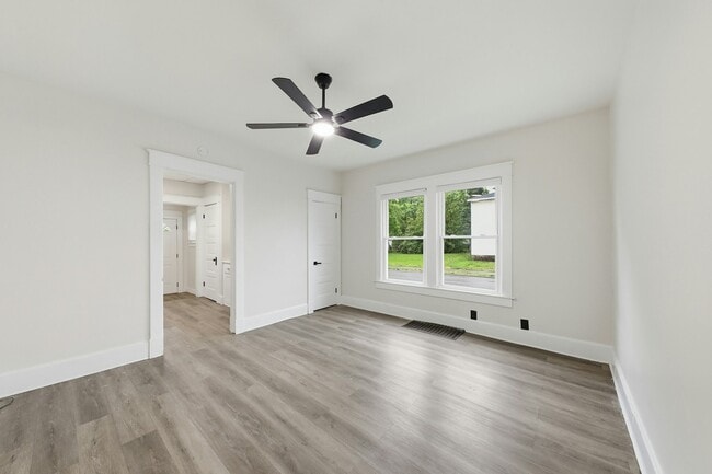 property at 1400 Woodlawn Ave
