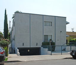 628 Huntley Dr in West Hollywood, CA - Foto de edificio - Building Photo