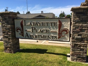 Lafayette Place Apartments in McMinnville, OR - Building Photo - Building Photo