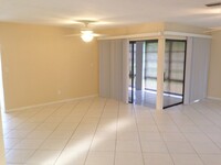 634 SE 21st Pl in Cape Coral, FL - Foto de edificio - Building Photo