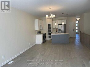 22 Athabaska Dr in Belleville, ON - Building Photo - Building Photo
