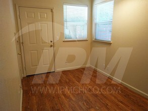 1518 W 5th St-Unit -3 in Chico, CA - Building Photo - Building Photo