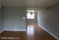 2742 Elbridge St photo'