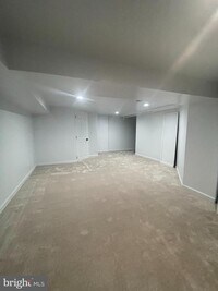 748 McCabe Ave photo'