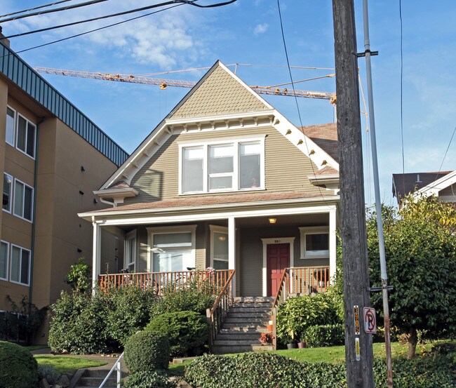 3921 Whitman Ave N in Seattle, WA - Building Photo - Building Photo