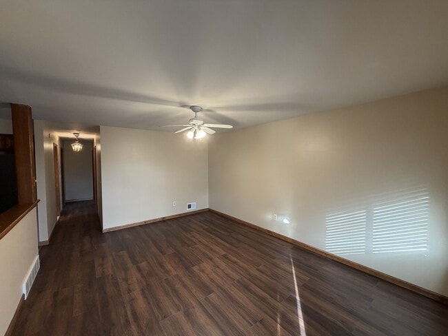 27741 Delton St in Madison Heights, MI - Building Photo - Building Photo