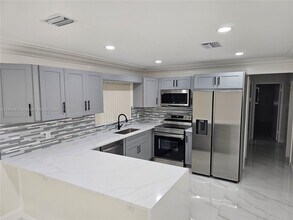 3800 NW 110th Ave in Coral Springs, FL - Building Photo - Building Photo