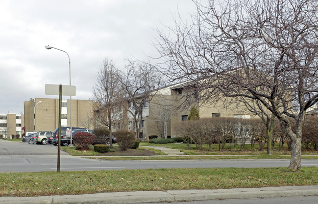 Ralph Bunche Co-Op Apartments in Detroit, MI - Building Photo - Building Photo