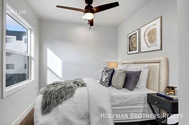 161 S Burlington Ave