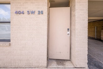 The Apartments at Melrose Place in Oklahoma City, OK - Building Photo - Building Photo