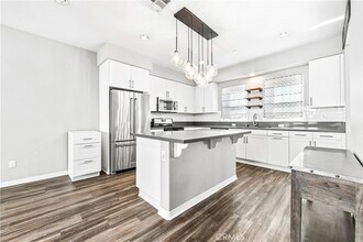 6331 Pacific Wy in Westminster, CA - Foto de edificio - Building Photo