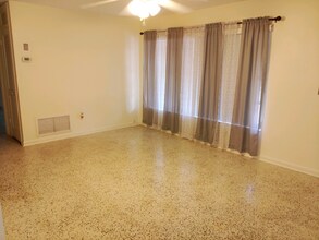 1581 Fort Smith Blvd in Deltona, FL - Building Photo - Building Photo