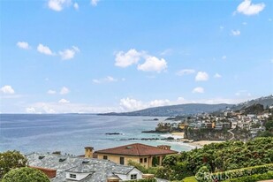 35 N La Senda Dr in Laguna Beach, CA - Foto de edificio - Building Photo