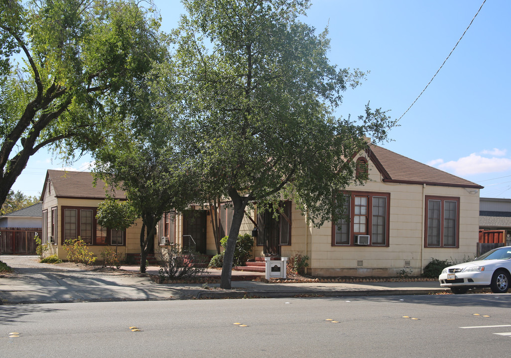 1937 4th St in Livermore, CA - Building Photo