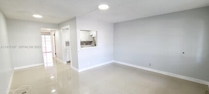 57 Cambridge C in West Palm Beach, FL - Building Photo - Building Photo