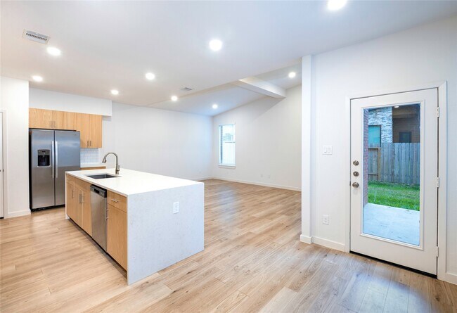 2517 Appian Wy in New Caney, TX - Building Photo - Building Photo