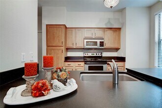 1201 Grove Blvd in Austin, TX - Building Photo - Building Photo