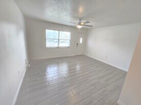 2208 Irene St, Unit Layout 1 in Lutz, FL - Building Photo