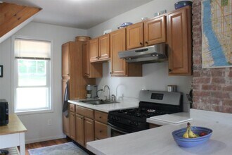 348 Warburton Ave in Hastings On Hudson, NY - Building Photo - Building Photo
