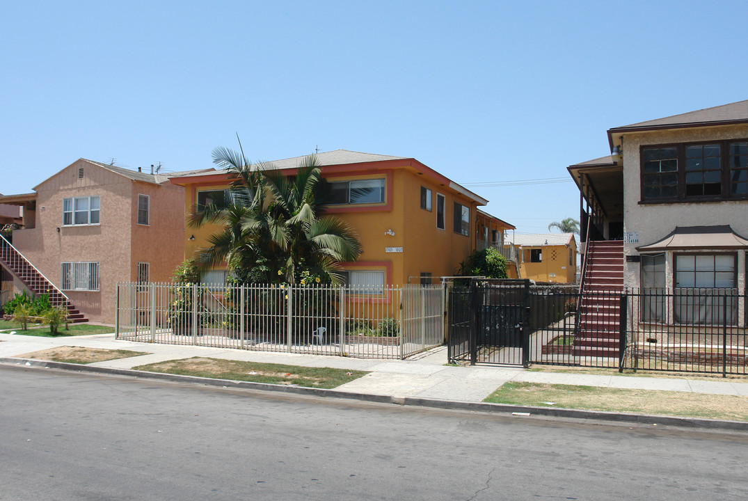 Collage Apartments in Long Beach, CA - Building Photo