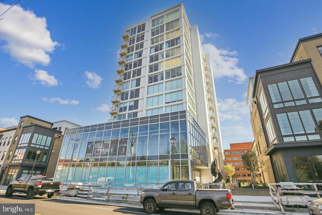 925 N Fairfax St, Unit 308 in Alexandria, VA - Building Photo