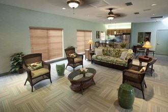 Imperial Gardens in Clearwater, FL - Foto de edificio - Building Photo