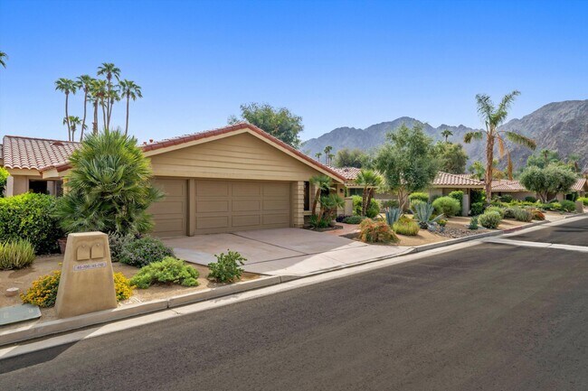 45710 Pueblo Rd in Indian Wells, CA - Building Photo - Building Photo