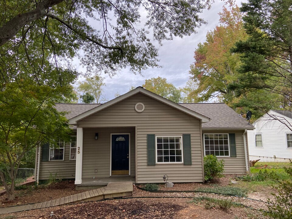 25 Claremont Dr in Greenville, SC - Building Photo