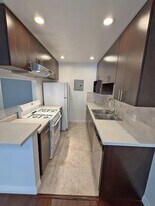 536 N Sweetzer Ave, Unit 3 in Los Angeles, CA - Building Photo