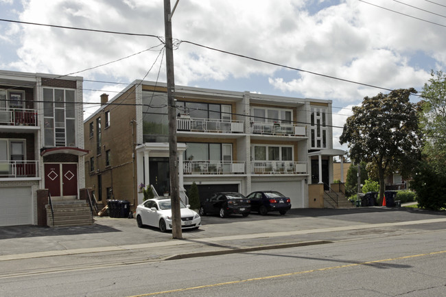 306-308 Wilmington Ave in Toronto, ON - Building Photo - Primary Photo