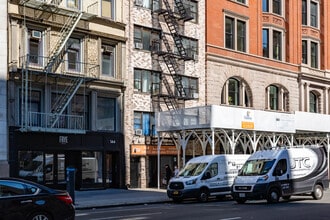 146 Fifth Ave in New York, NY - Building Photo - Building Photo