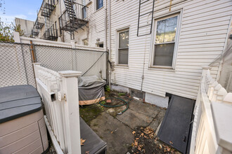 232 Kingsland Ave in Brooklyn, NY - Building Photo - Building Photo