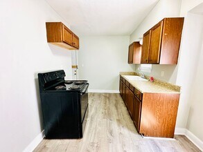 2703 Narragansett Dr in Louisville, KY - Building Photo - Building Photo