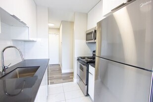 Windsor Estates in Edmonton, AB - Building Photo