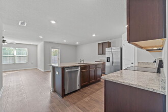 1047 Limpkin St in Crestview, FL - Building Photo - Building Photo