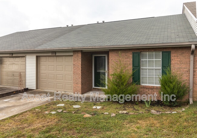property at 385 Hawthorne Oaks Way