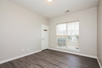 1227 Joannas Ct in Charlotte, NC - Building Photo - Building Photo