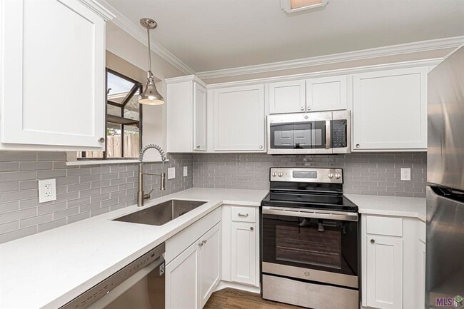 property at 9506 Jefferson Hwy