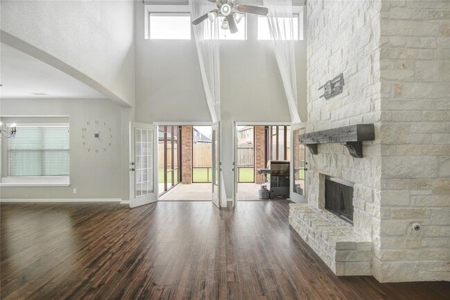 property at 7238 Thelfor Ct