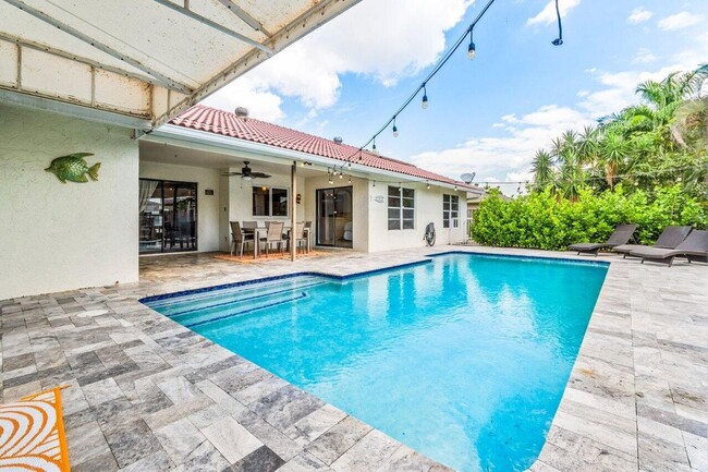 property at 1352 Wyndcliff Dr