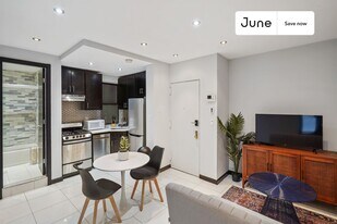 15 W 107th St in New York, NY - Building Photo