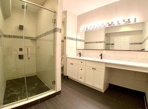 1213 Noble St in Philadelphia, PA - Foto de edificio - Building Photo