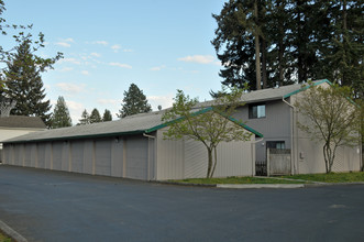 Durham Estates Townhomes in Tigard, OR - Building Photo - Building Photo