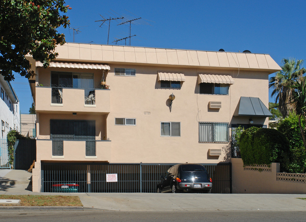 7921 Clinton St in Los Angeles, CA - Building Photo